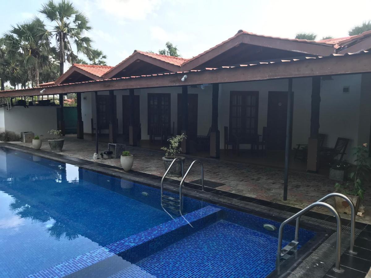 Paris Garden Resort Trincomalee Eksteriør billede