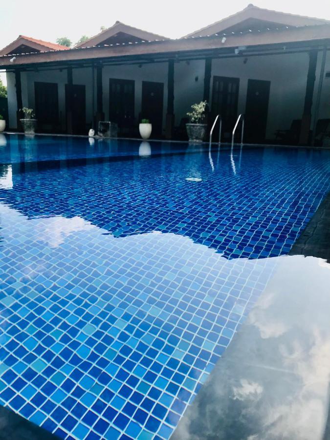 Paris Garden Resort Trincomalee Eksteriør billede
