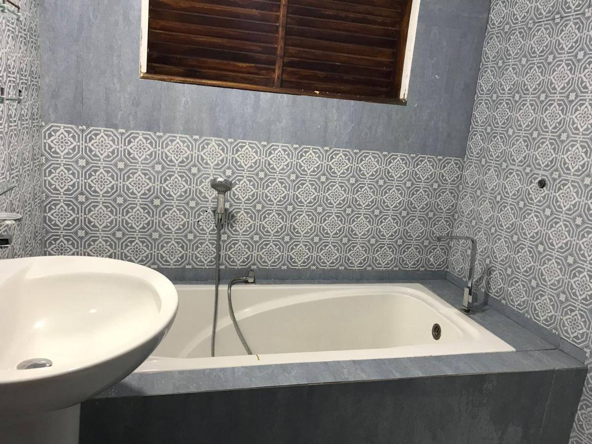 Paris Garden Resort Trincomalee Eksteriør billede