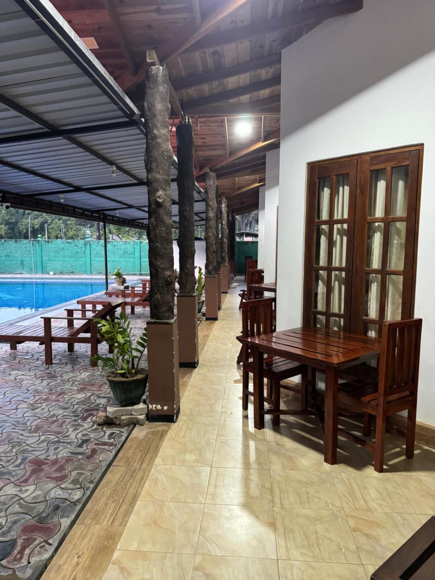Paris Garden Resort Trincomalee Eksteriør billede