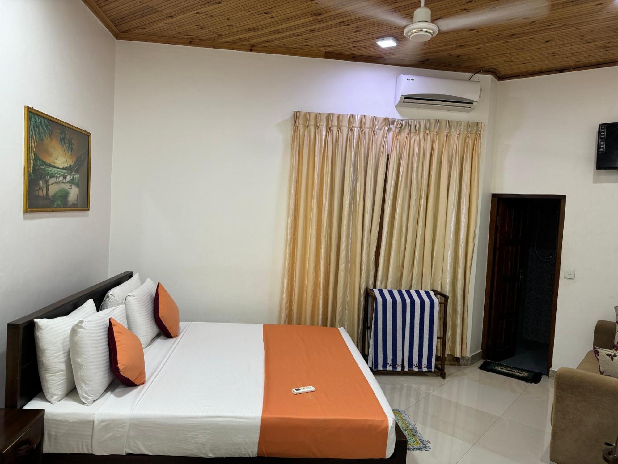 Paris Garden Resort Trincomalee Eksteriør billede