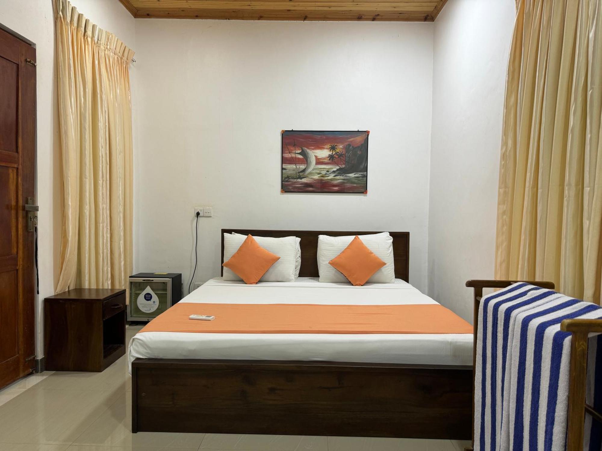 Paris Garden Resort Trincomalee Eksteriør billede