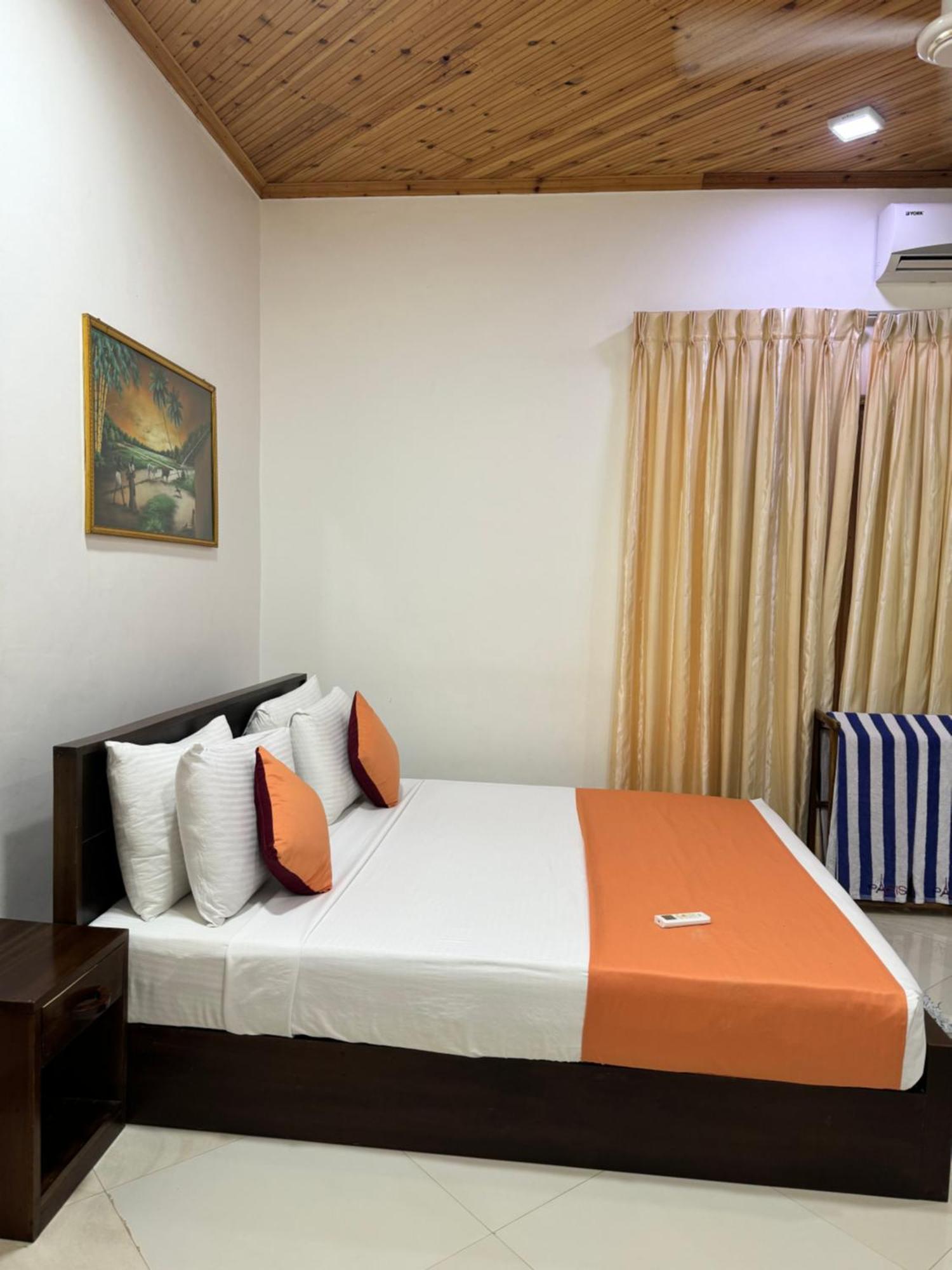 Paris Garden Resort Trincomalee Eksteriør billede
