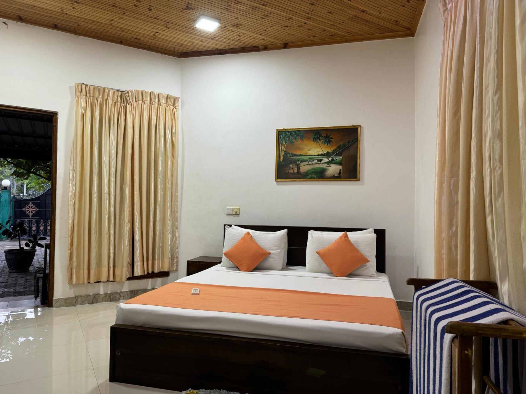 Paris Garden Resort Trincomalee Eksteriør billede