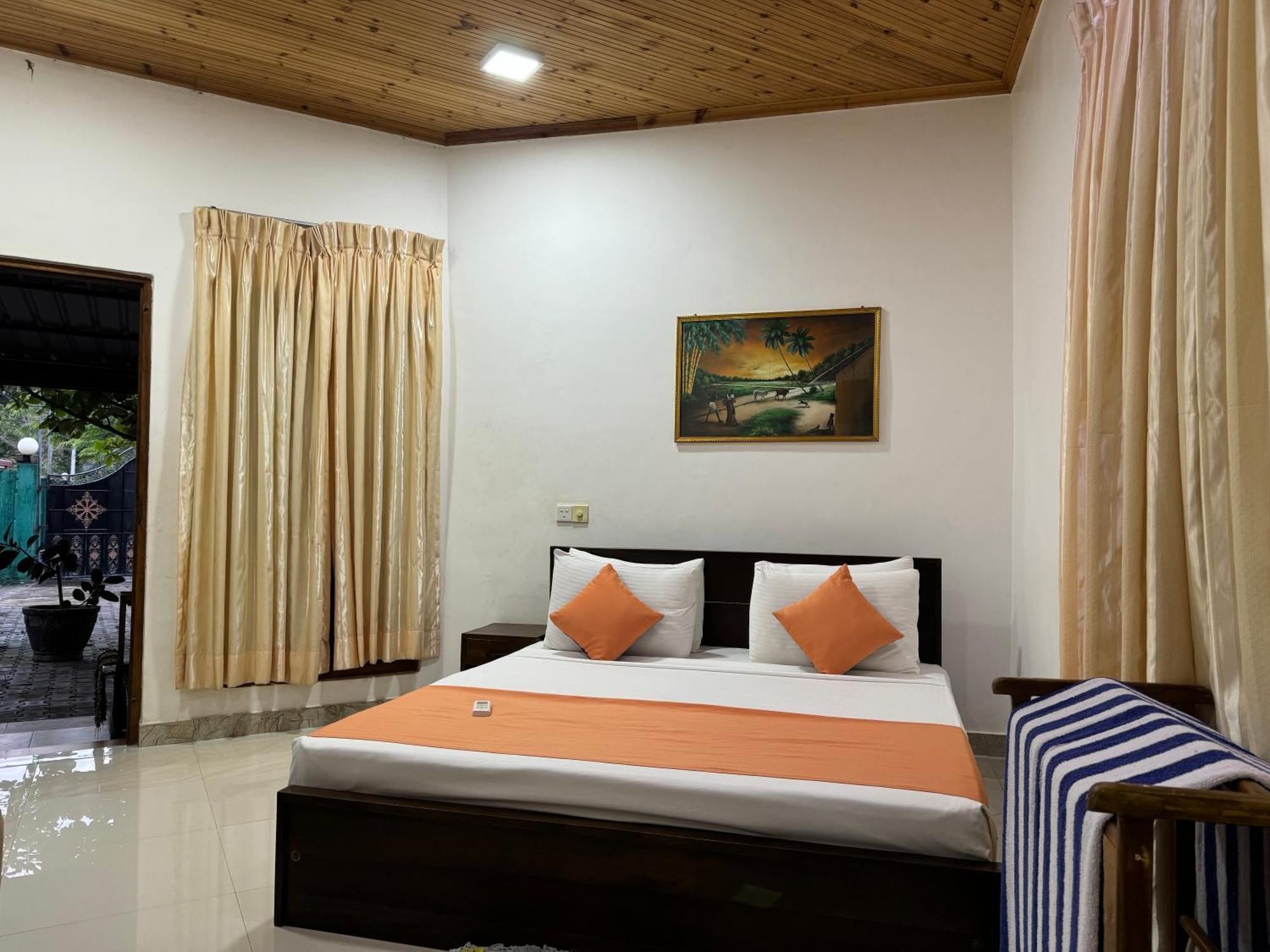 Paris Garden Resort Trincomalee Eksteriør billede