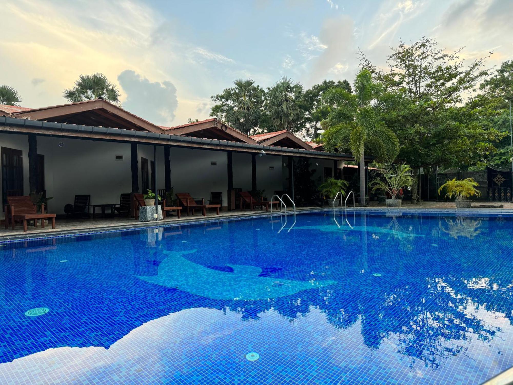 Paris Garden Resort Trincomalee Eksteriør billede